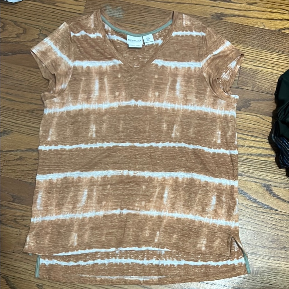 Rachel Zoe v-neck tie dye tee